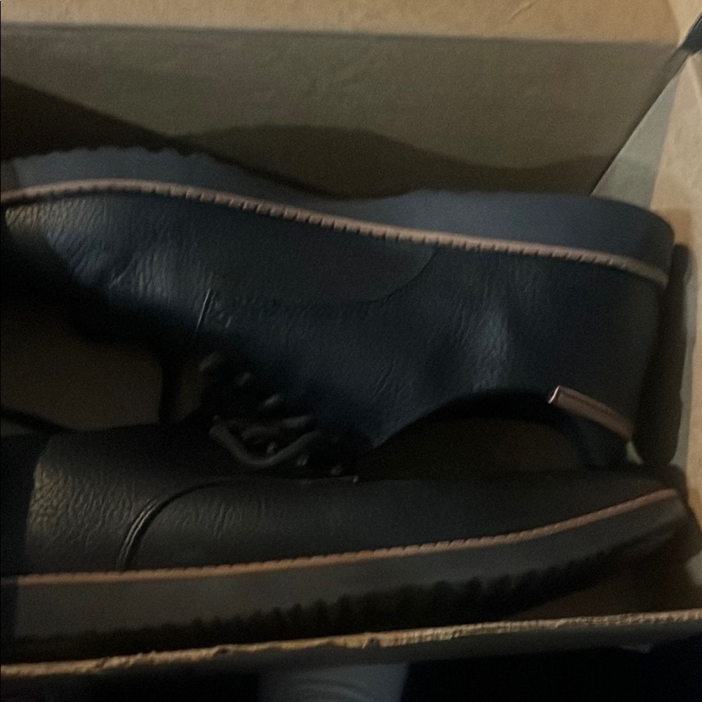 Dr. Scholl's Black Oxford Shoes with Textured Leather and Contrasting Sole - Picture 8 of 8